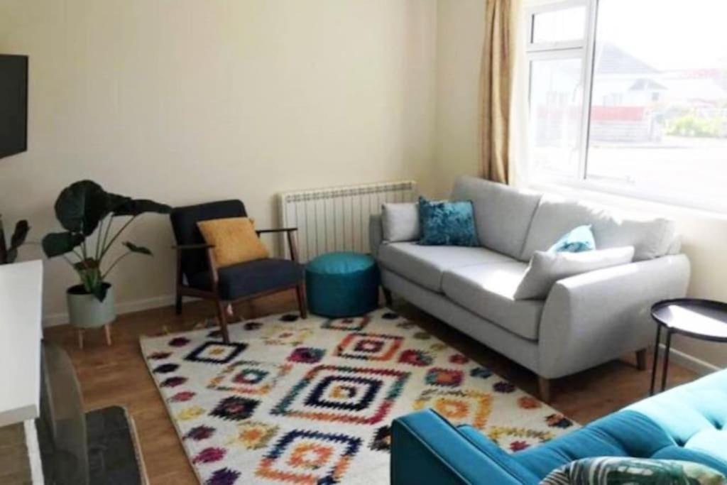 3-Bedroom Bungalow With Parking, Goldsithney, Penzance, Cornwall Perranuthnoe Экстерьер фото
